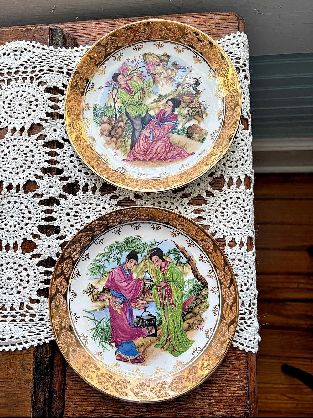 Bazaar of Spain Hand-Painted Decorative Wall Plates Gold & White